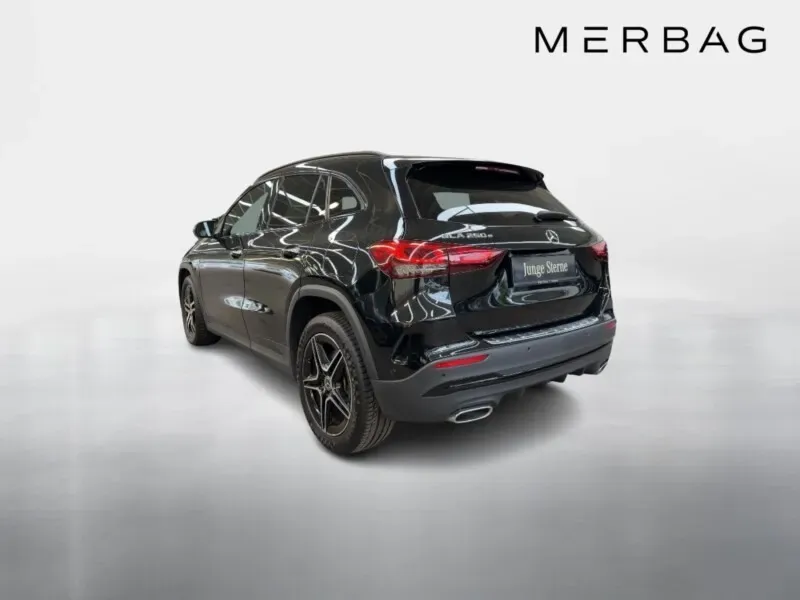 Mercedes-Benz Gla Class 2023 photo 2