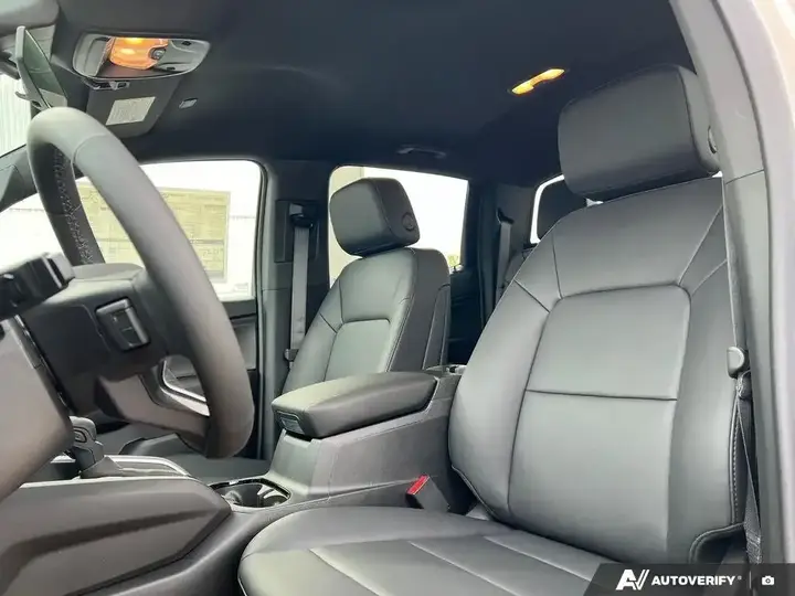 Chevrolet Colorado 2026 photo 2