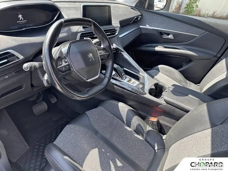 Peugeot 3008 2019 photo 2