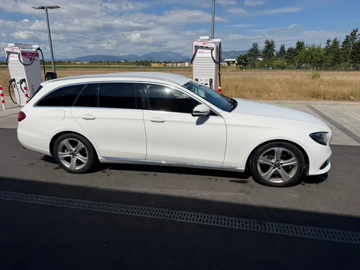 Mercedes-Benz E-Class 2018 photo 3