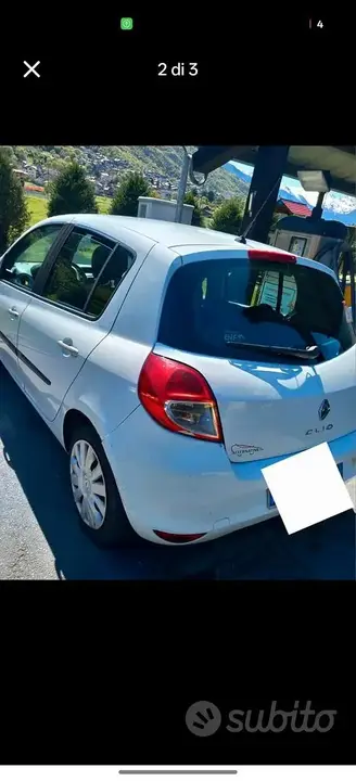 Renault Clio 2010 photo 2