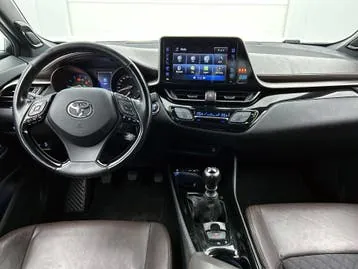 Toyota C-Hr 2017 photo 3