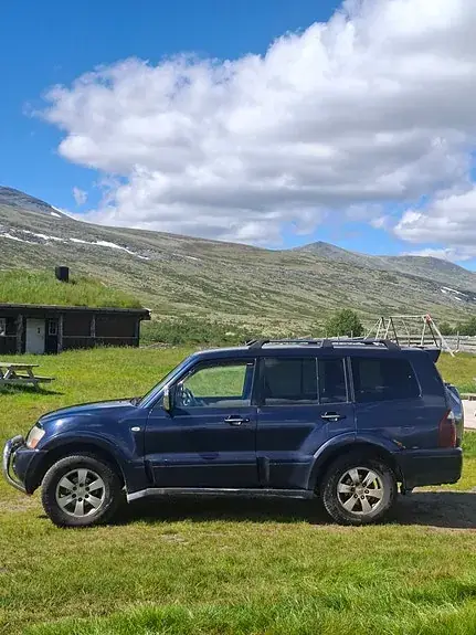 Mitsubishi Pajero 2004 photo 2