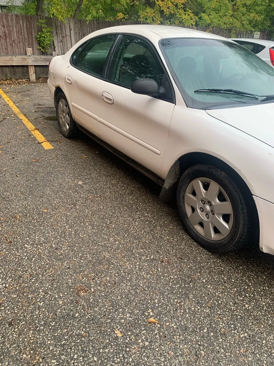 Ford Taurus 2002 photo 2