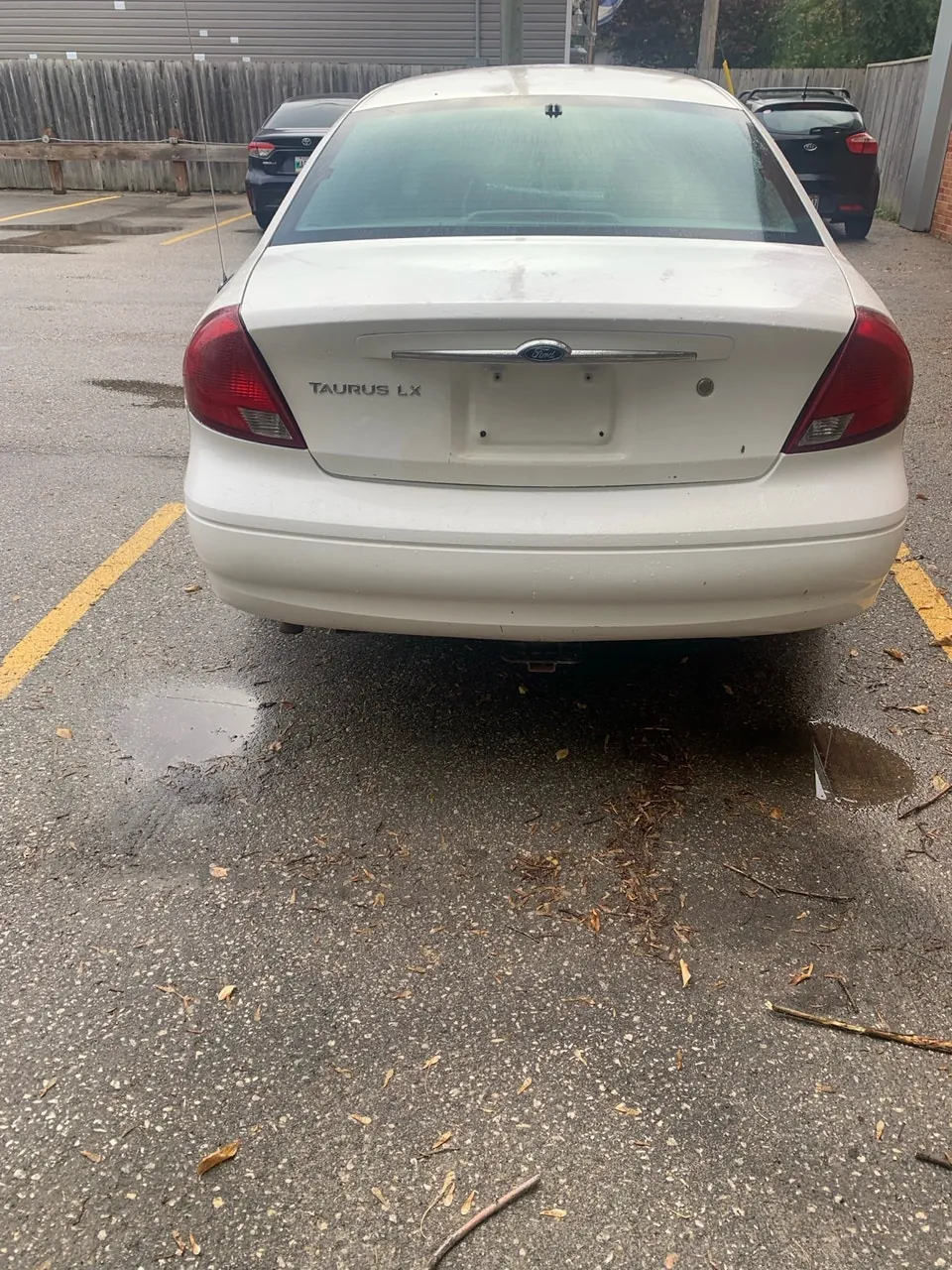 Ford Taurus 2002 photo 4
