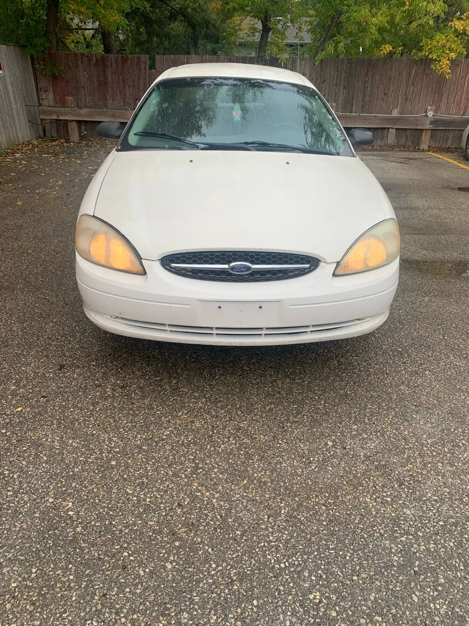 Ford Taurus 2002 photo 3