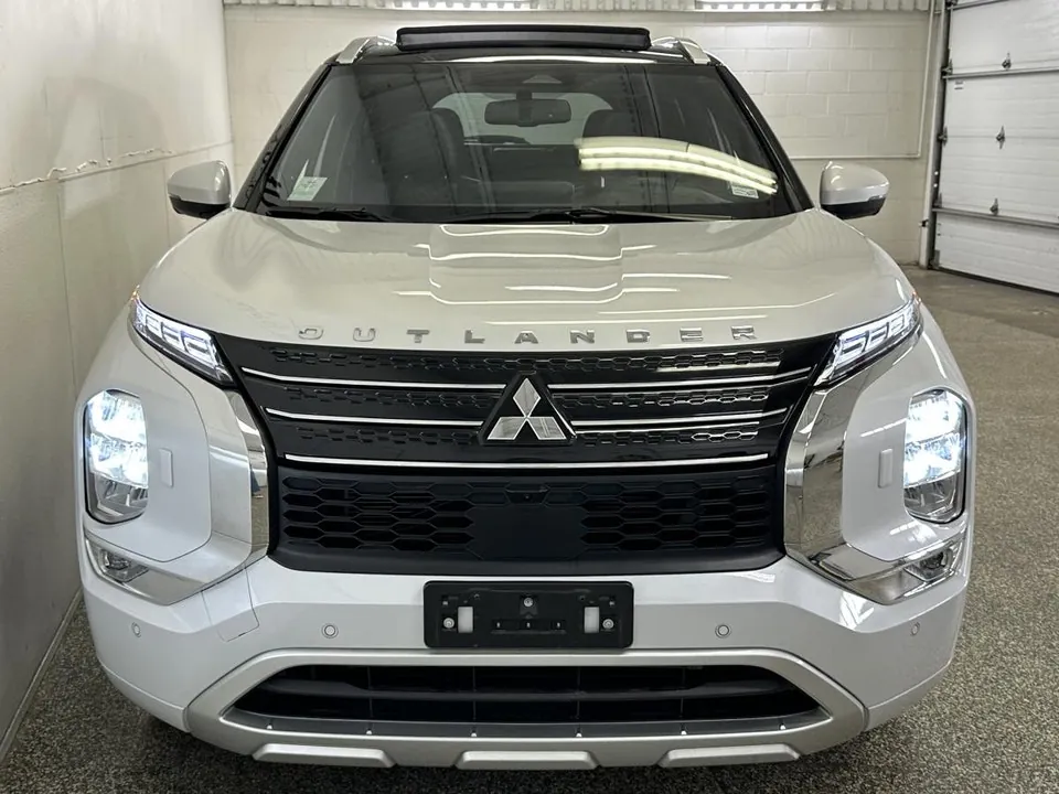 Mitsubishi Outlander 2024 photo 2
