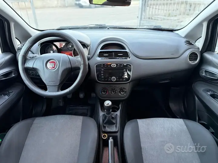 Fiat Punto 2015 photo 5