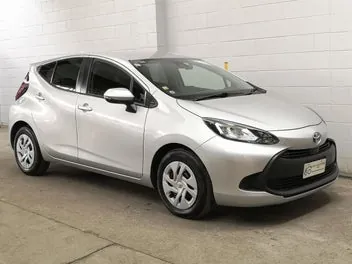 Toyota Aqua 2022 photo 2