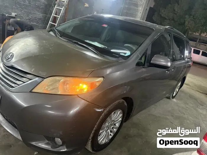 Toyota Sienna 2014 photo 2