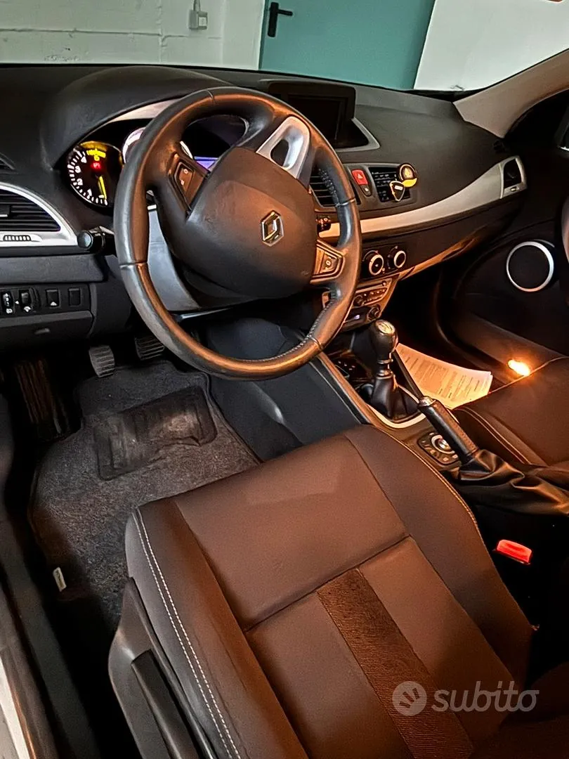 Renault Megane 2010 photo 3