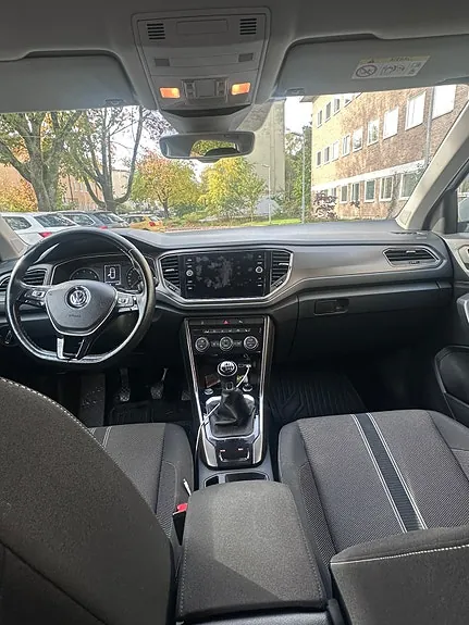 Volkswagen T-Roc 2018 photo 2