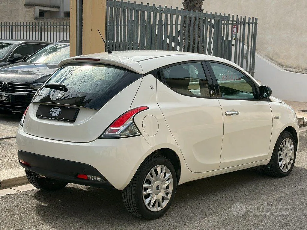 Lancia Ypsilon 2013 photo 3