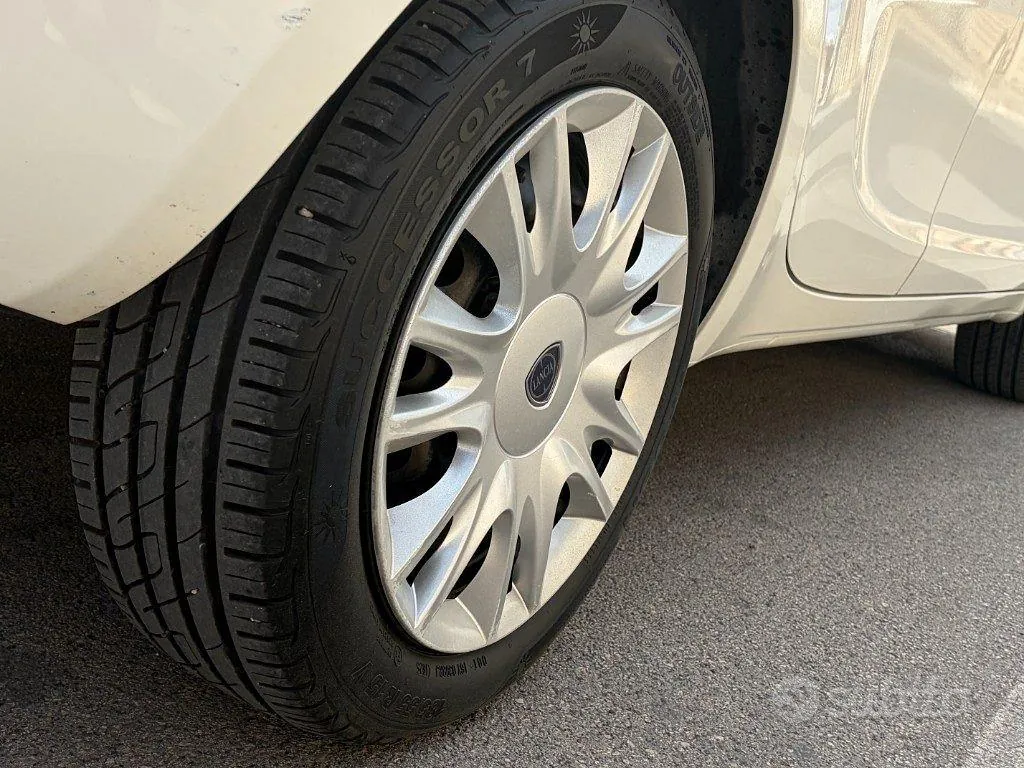 Lancia Ypsilon 2013 photo 4