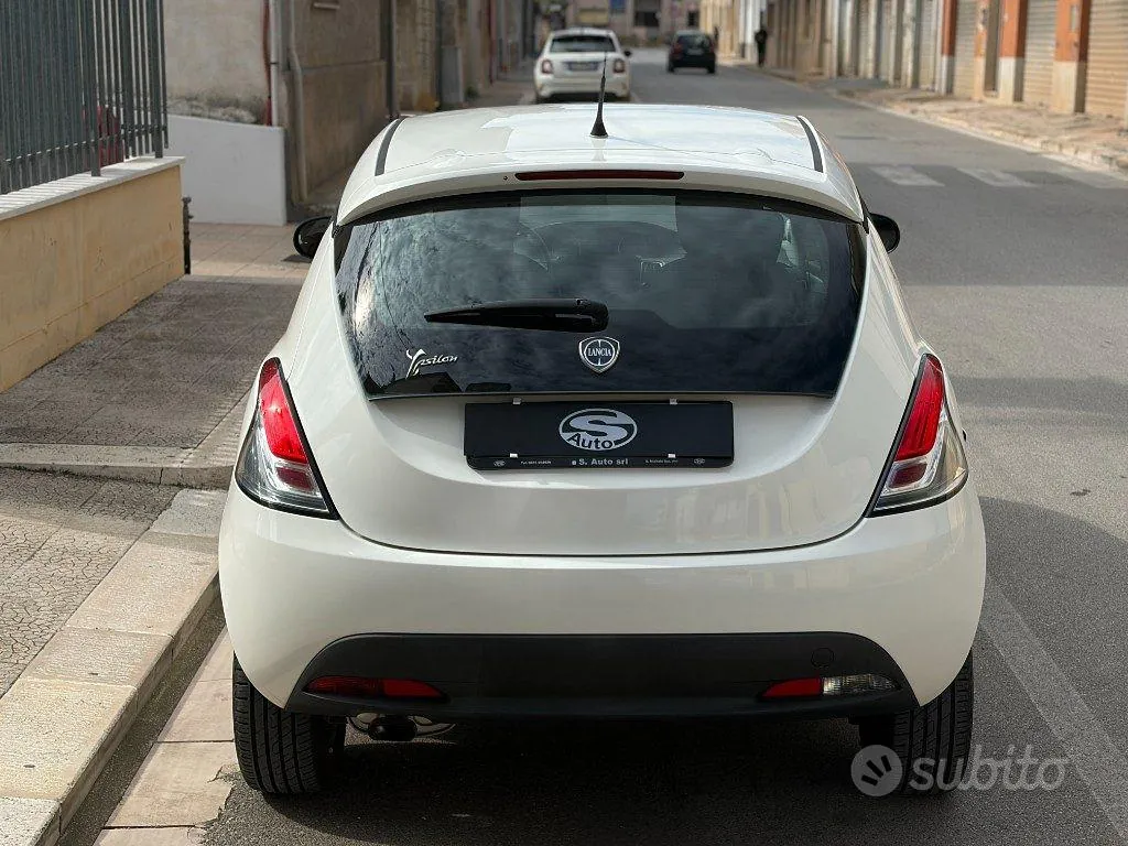 Lancia Ypsilon 2013 photo 5