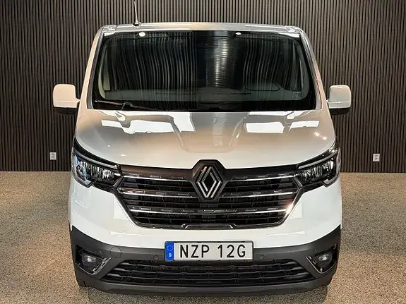 Renault Trafic 2024 photo 2