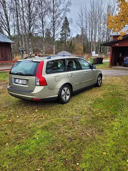 Volvo V50 2010 photo 2