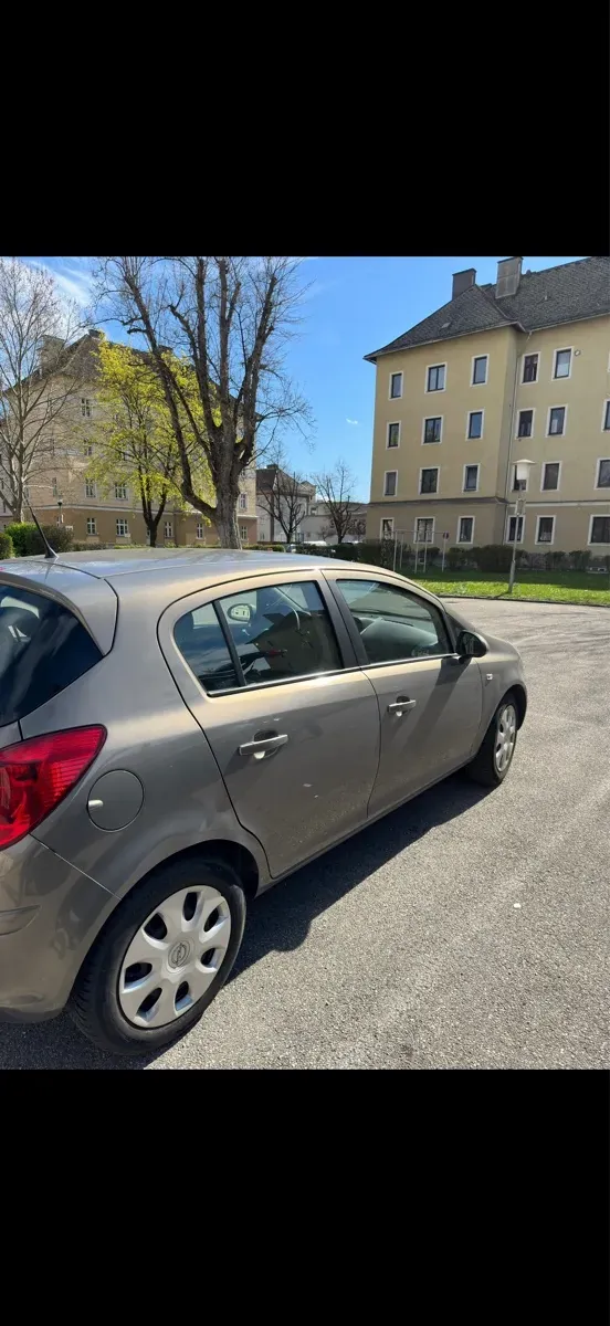 Opel Corsa 2013 photo 2