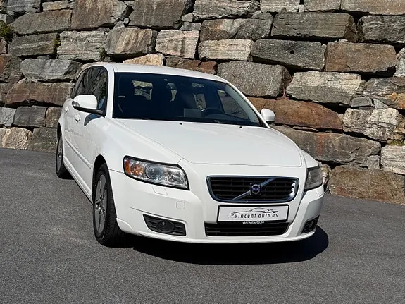 Volvo V50 2010 photo 2