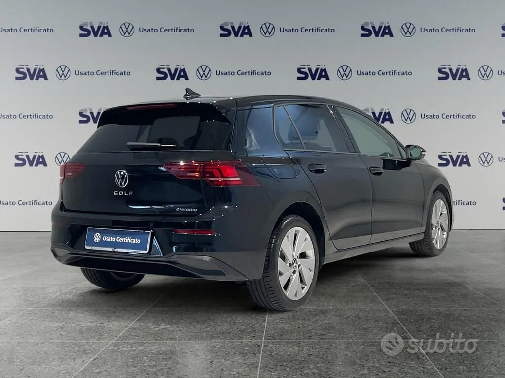 Volkswagen Golf 2025 photo 2
