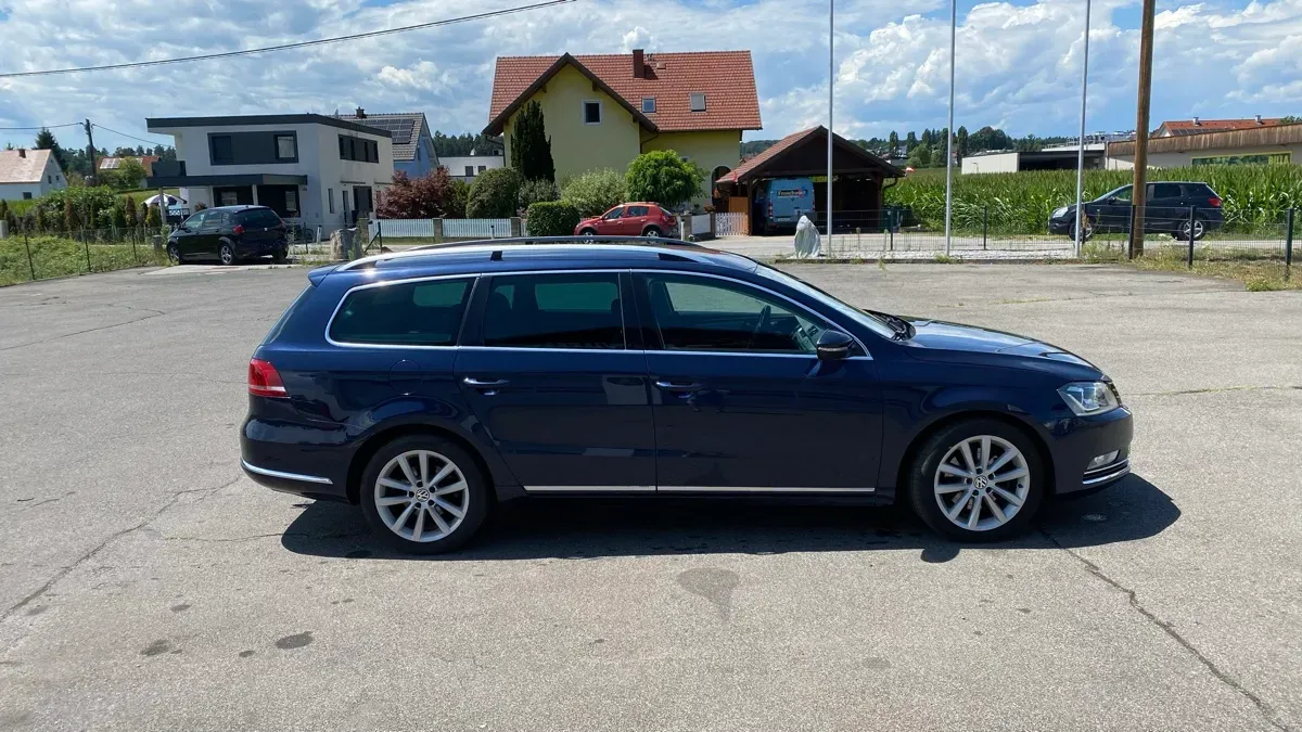 Volkswagen Passat 2012 photo 2