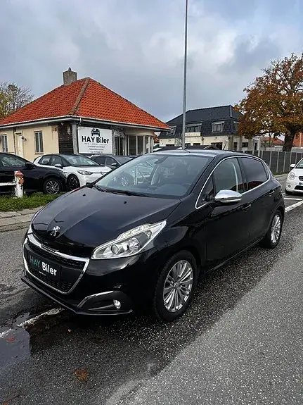 Peugeot 208 2018 photo 3