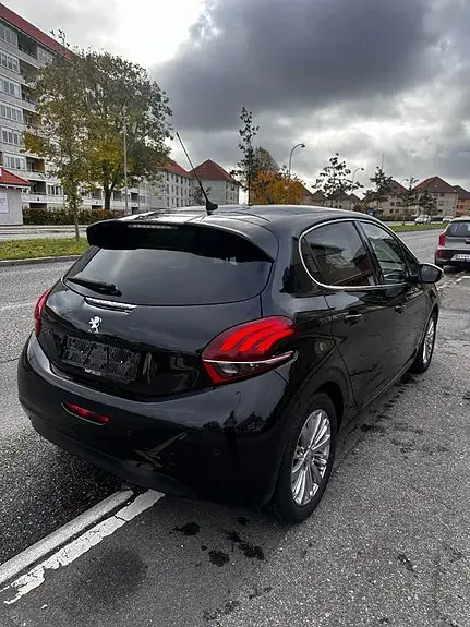 Peugeot 208 2018 photo 5