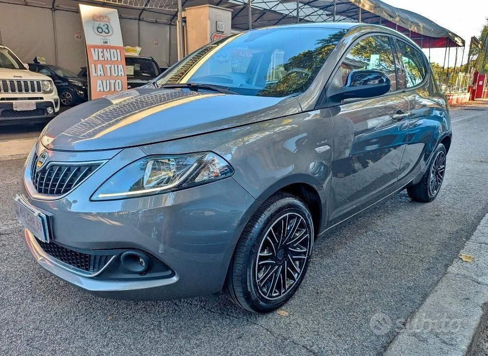 Lancia Ypsilon