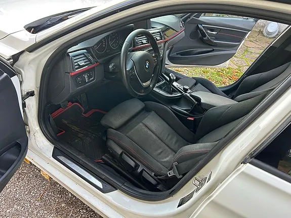 BMW 318D 2013 photo 3