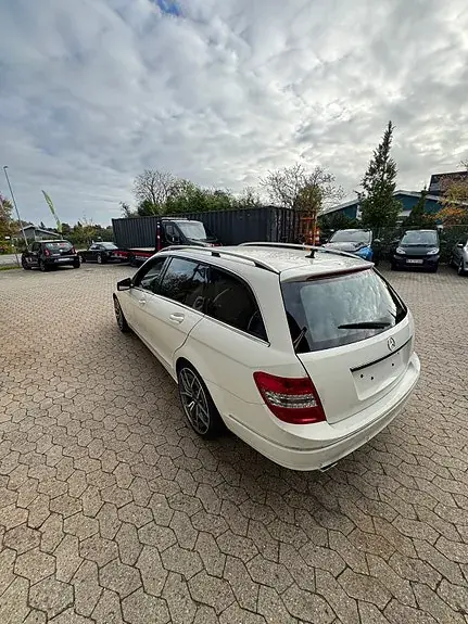 Mercedes-Benz C 220 2010 photo 4