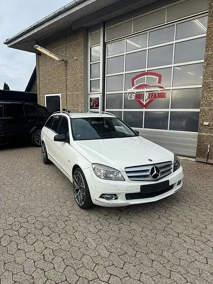Mercedes-Benz C 220 2010 photo 2