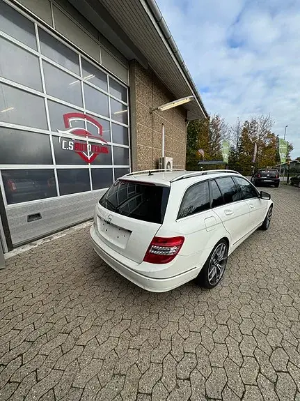 Mercedes-Benz C 220 2010 photo 3