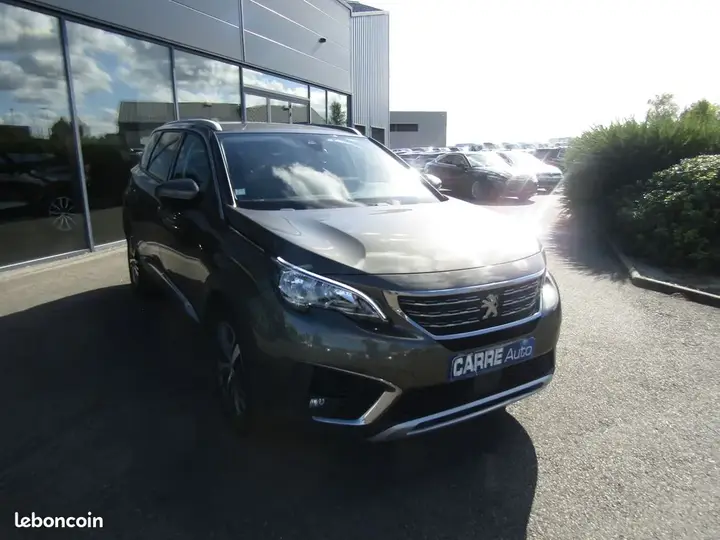 Peugeot 5008 2020 photo 2
