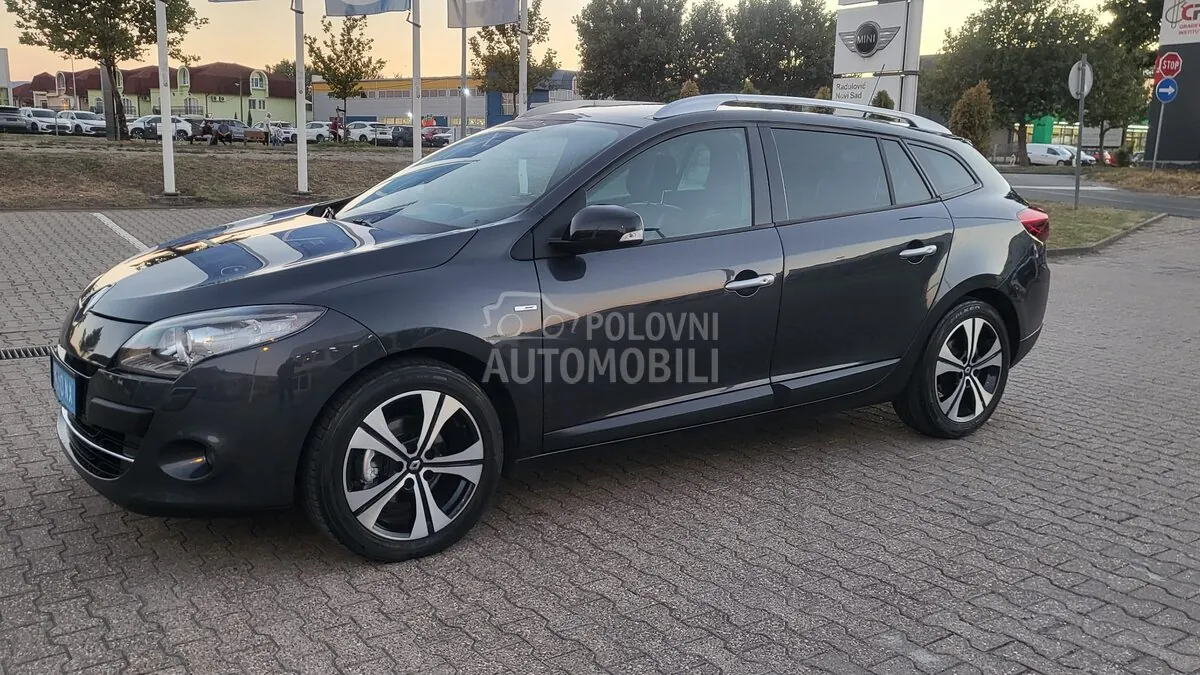 Renault Megane 2011 photo 2