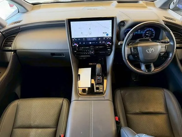 Toyota Vellfire 2024 photo 3