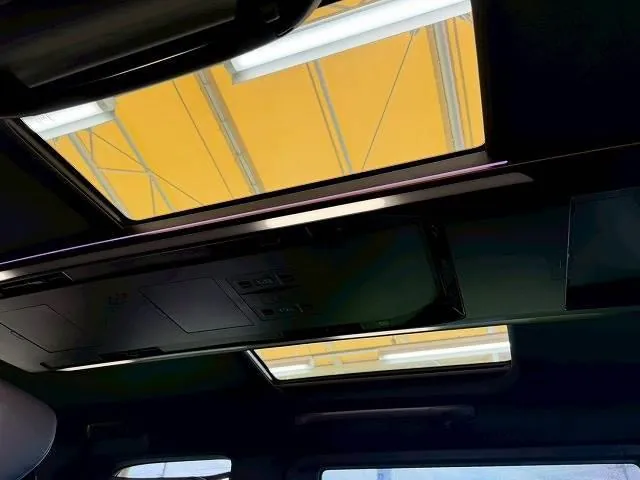 Toyota Vellfire 2024 photo 5
