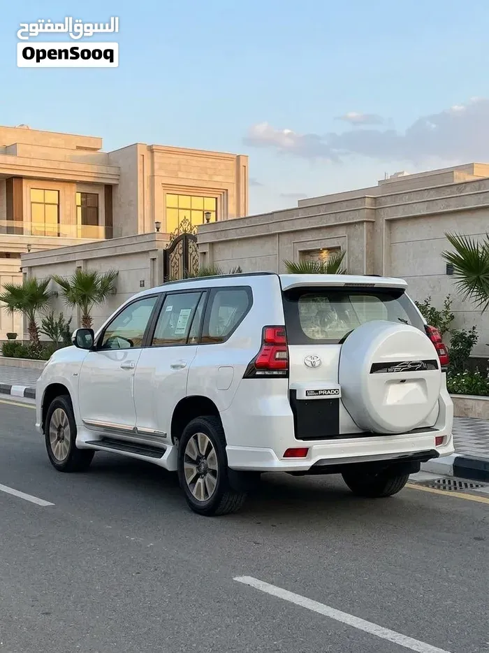 Toyota Prado 2023 photo 2