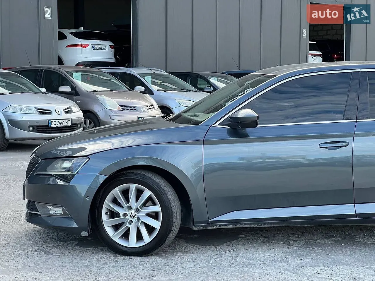 Skoda Superb 2015 photo 2