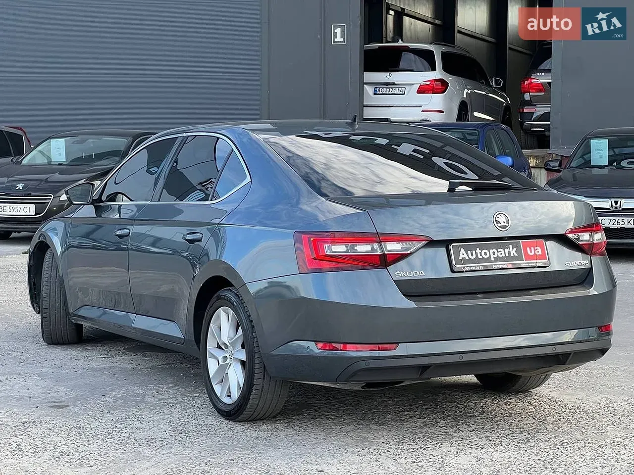 Skoda Superb 2015 photo 5