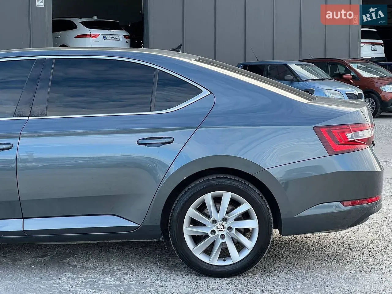 Skoda Superb 2015 photo 4
