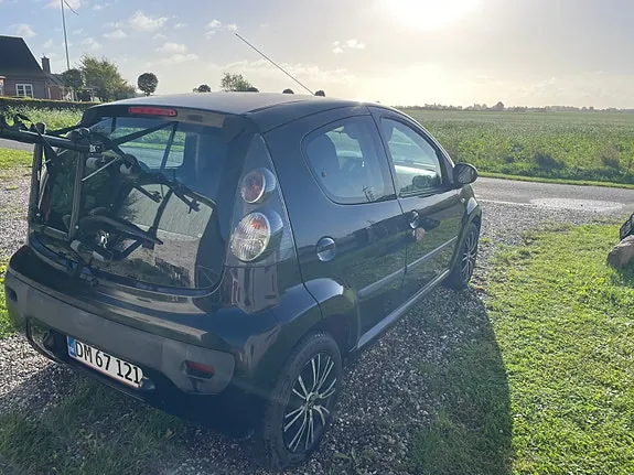 Peugeot 107 2010 photo 3
