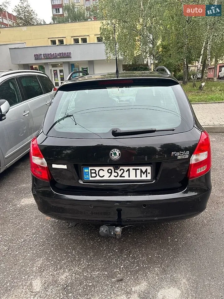Skoda Fabia 2009 photo 5