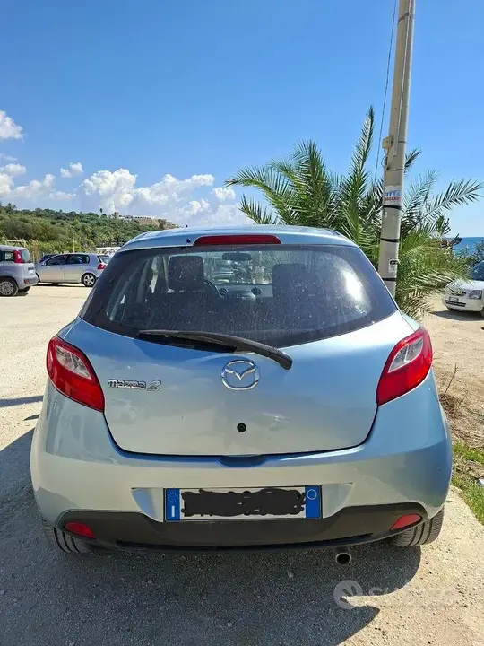 Mazda 2 2007 photo 2