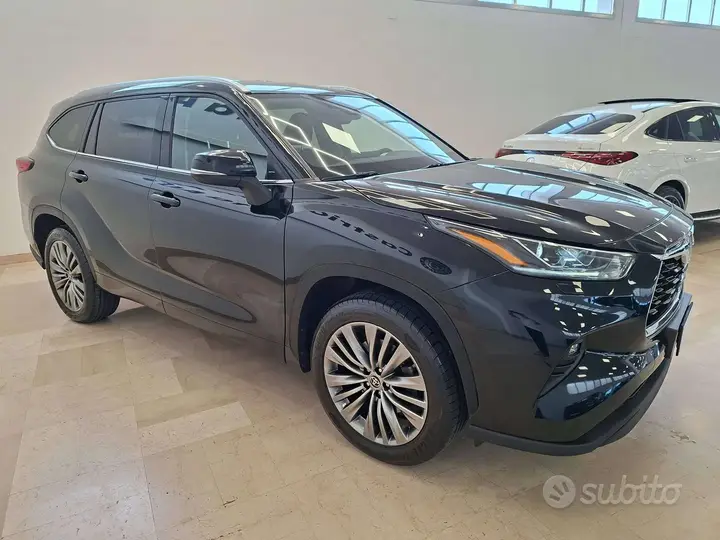Toyota Highlander 2022 photo 3