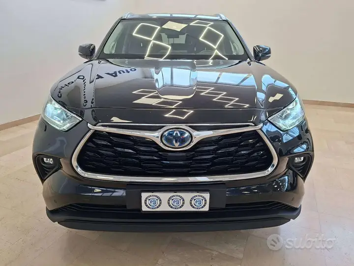 Toyota Highlander 2022 photo 2