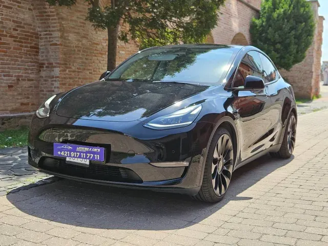 Tesla Model Y 2022 photo 2