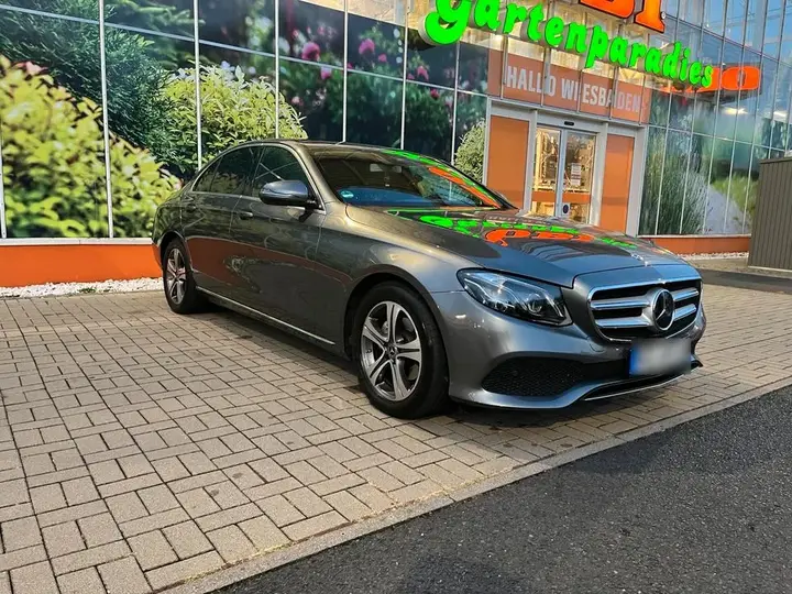 Mercedes-Benz E 220