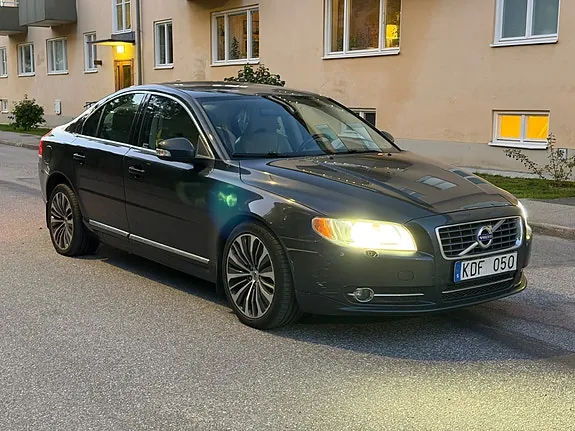 Volvo S80 2010 photo 2