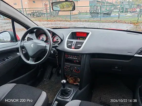 Peugeot 207 2008 photo 4