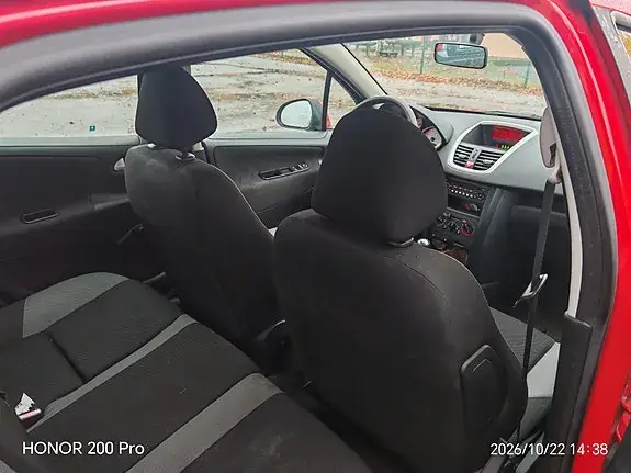 Peugeot 207 2008 photo 5